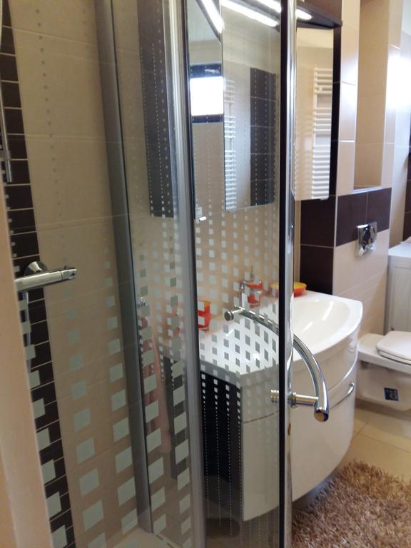 City Centre Apartment Gyor Bagian luar foto